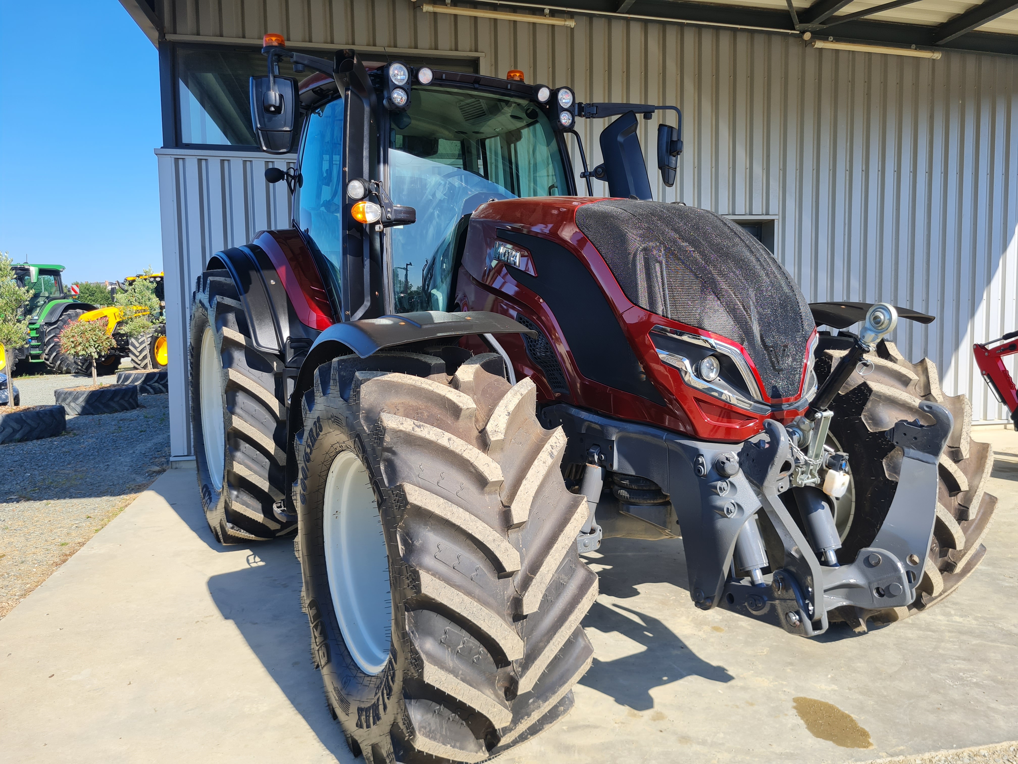 VALTRA T255 VERSU
