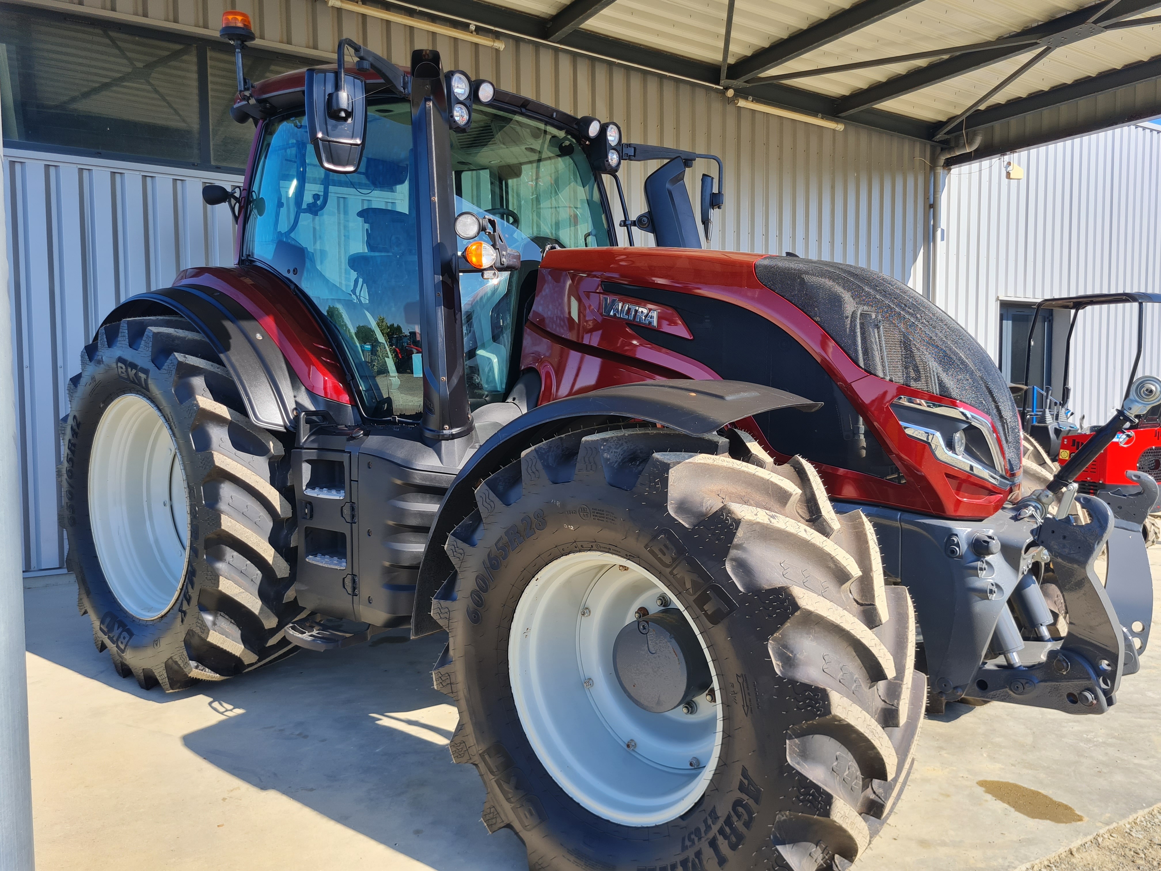 VALTRA T255 VERSU