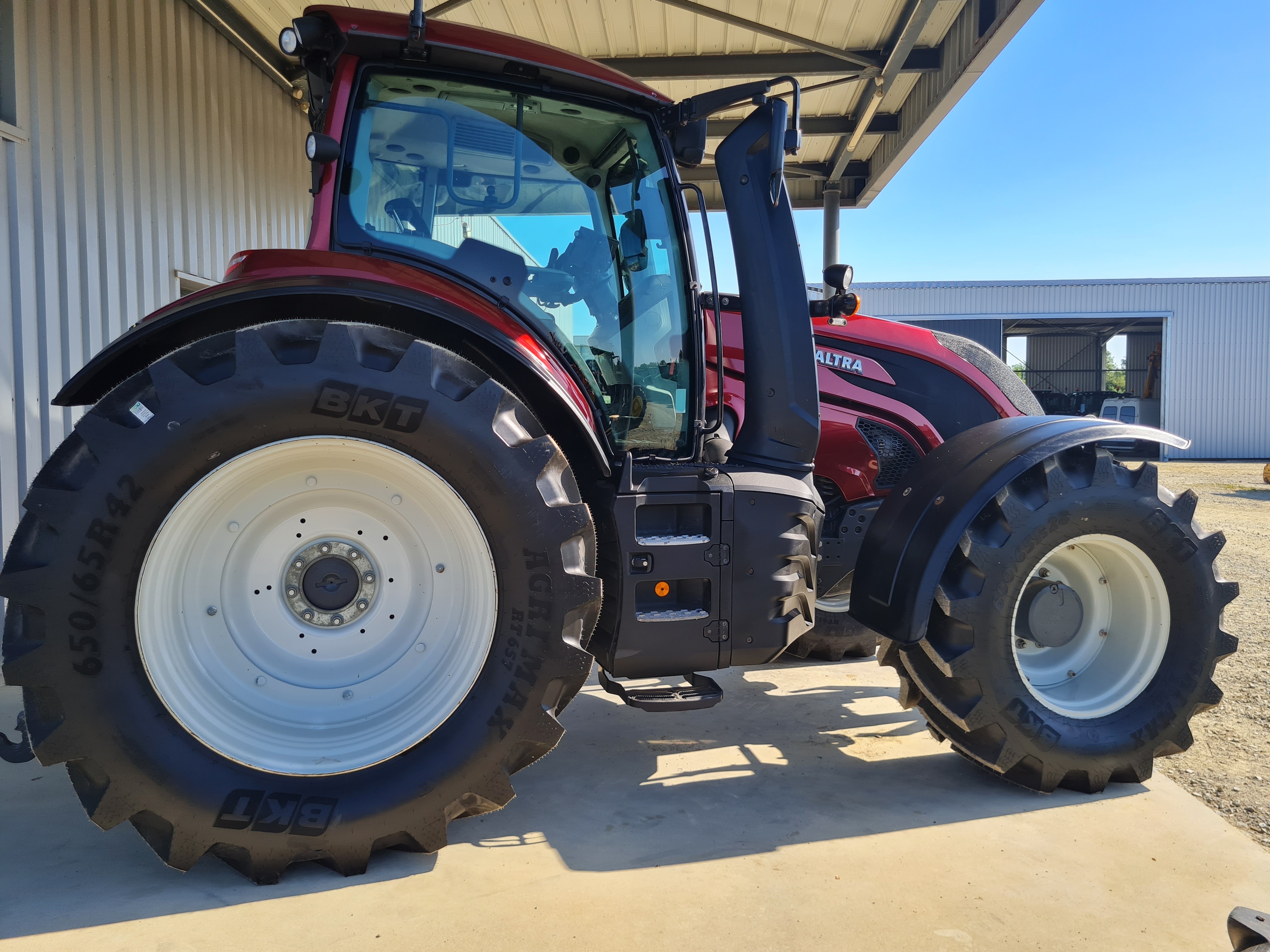 VALTRA T255 VERSU