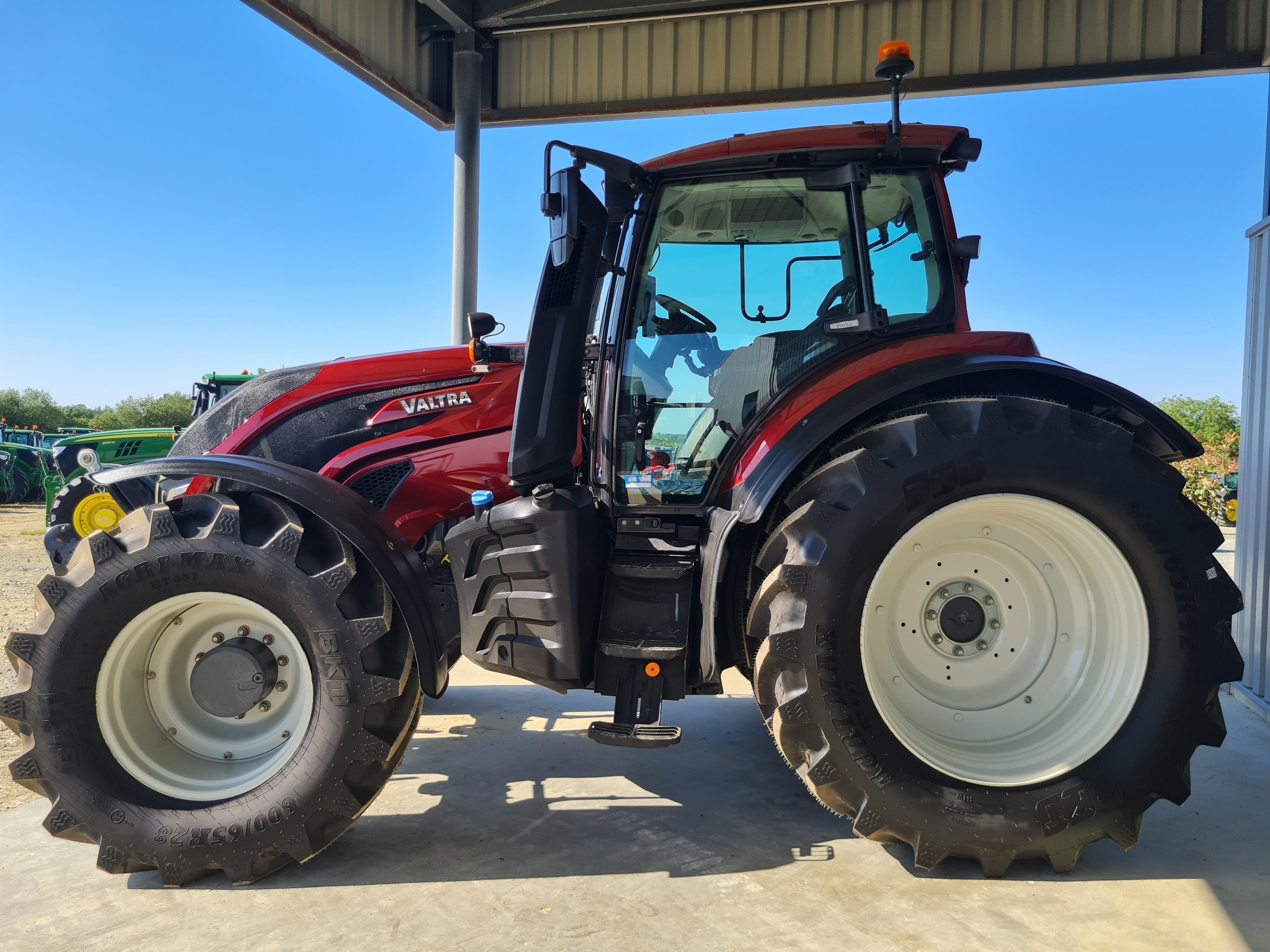 VALTRA T255 VERSU