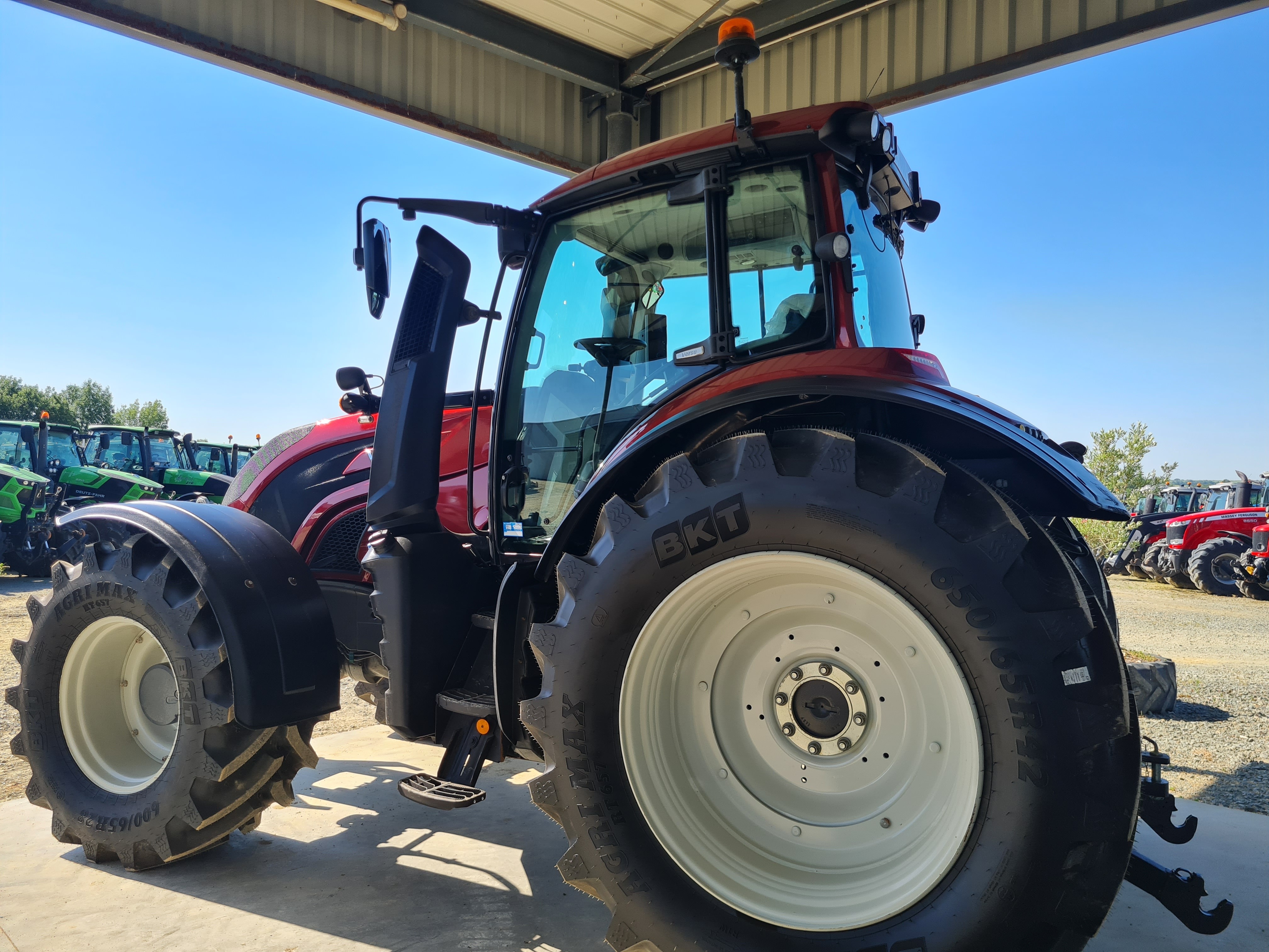 VALTRA T255 VERSU