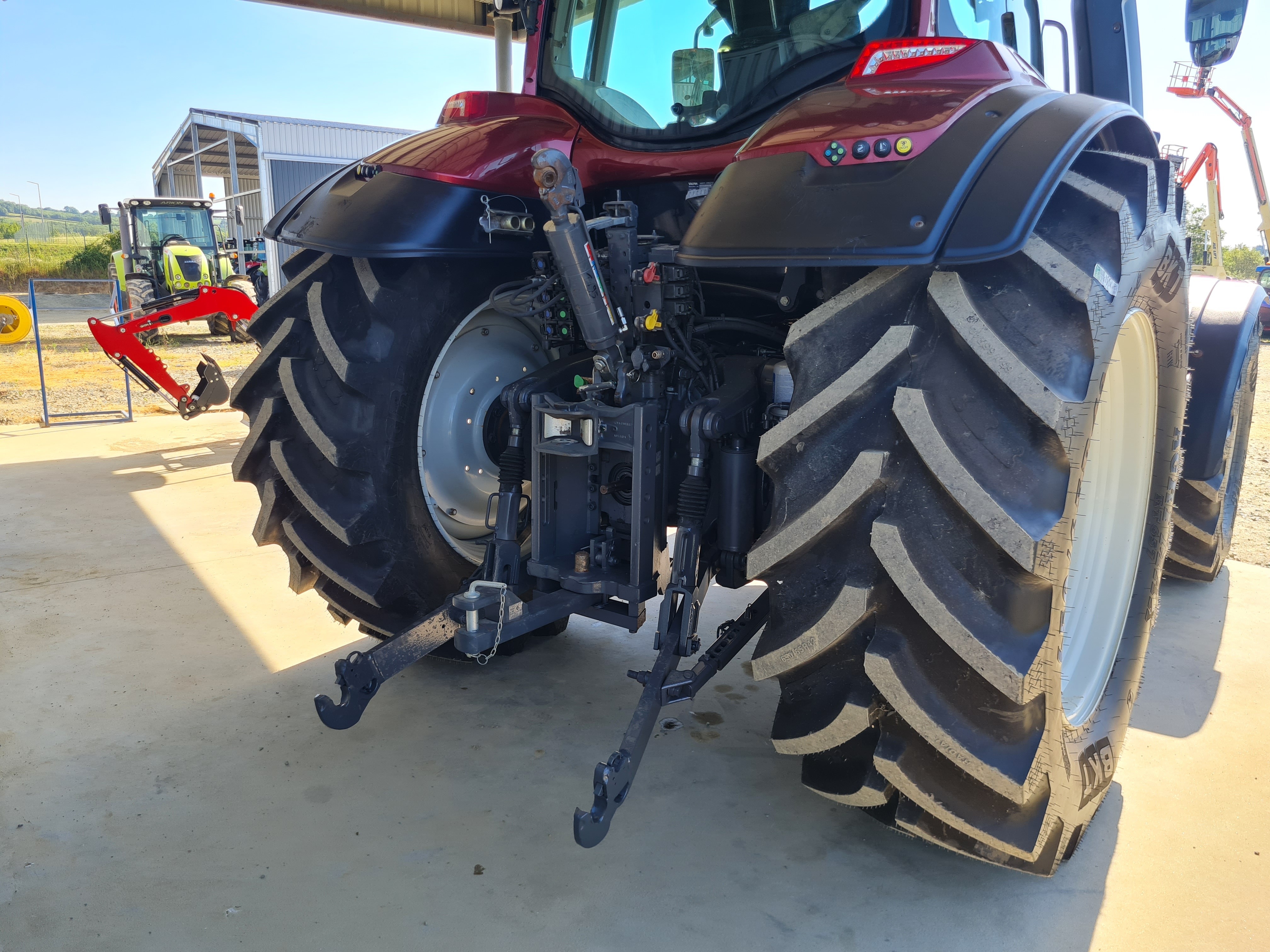 VALTRA T255 VERSU