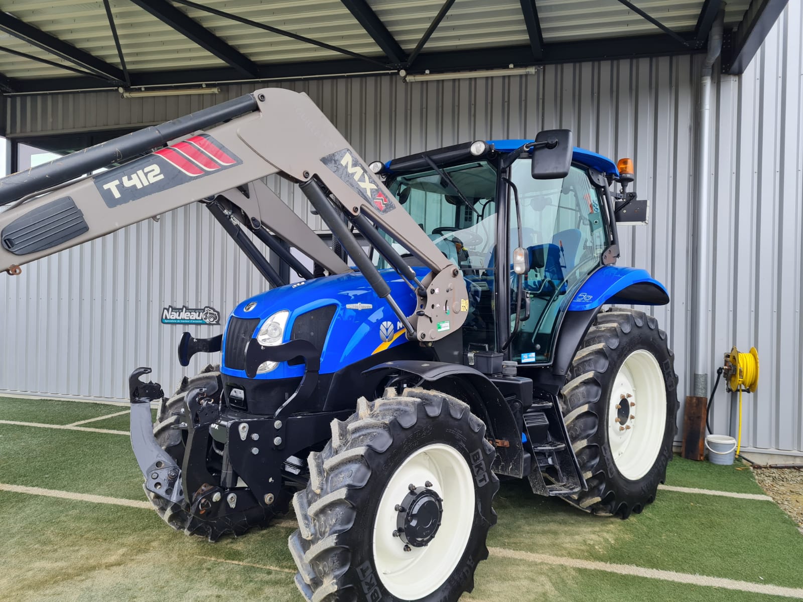 NEW HOLLAND T6.140 AC
