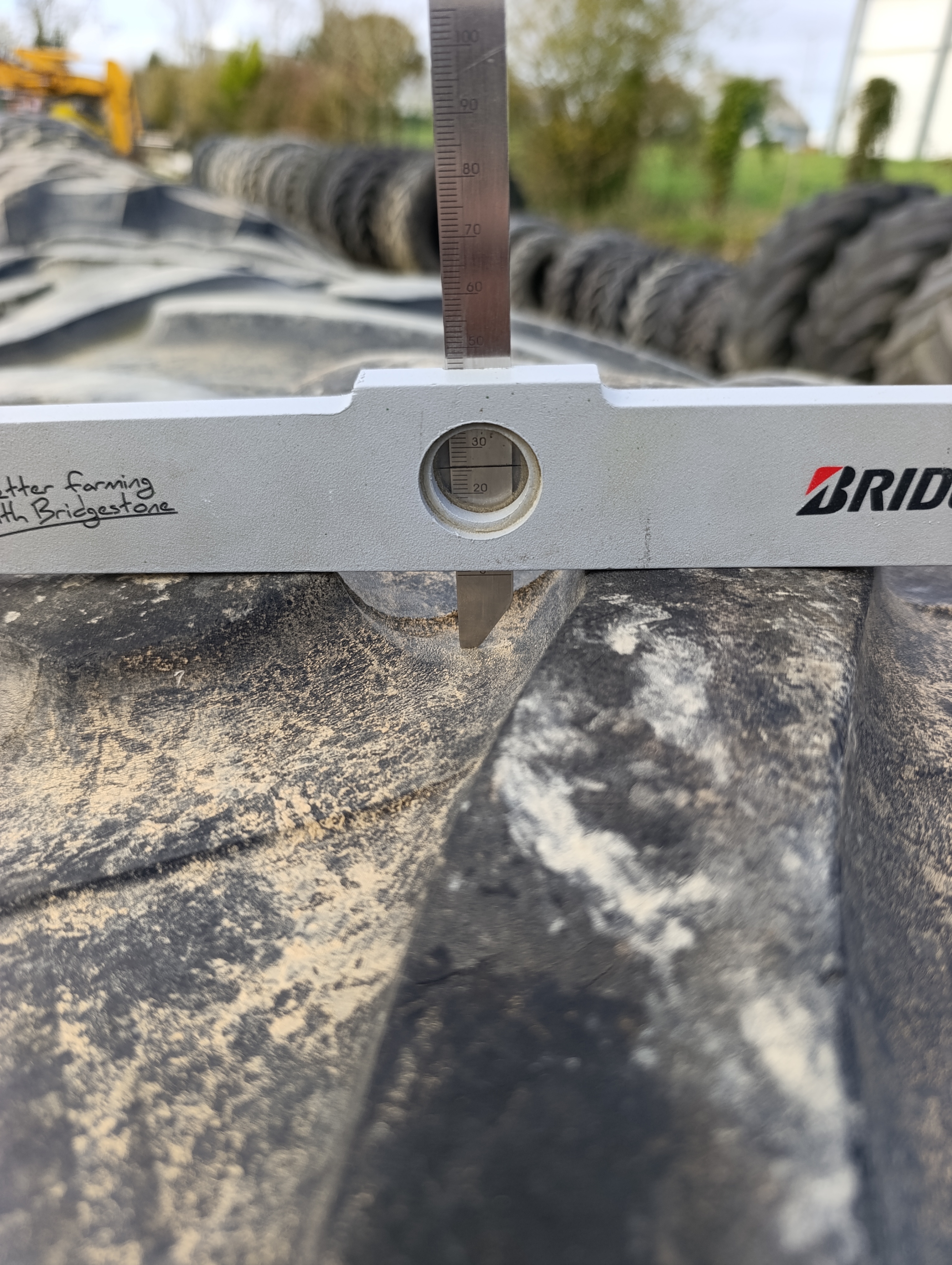 PNEU OCCASION TRELLEBORG 460/85/38