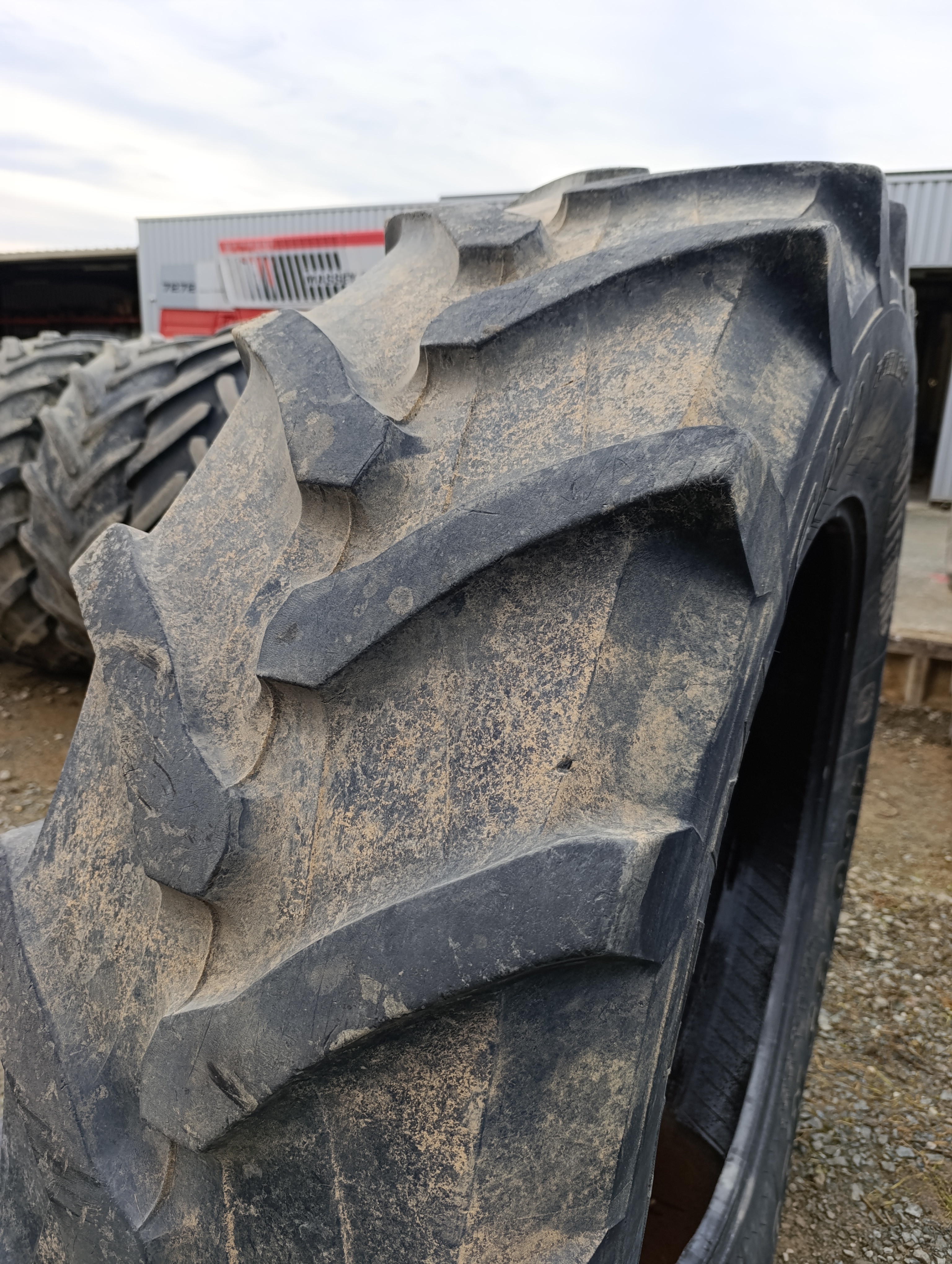 PNEU OCCASION TRELLEBORG 460/85/38