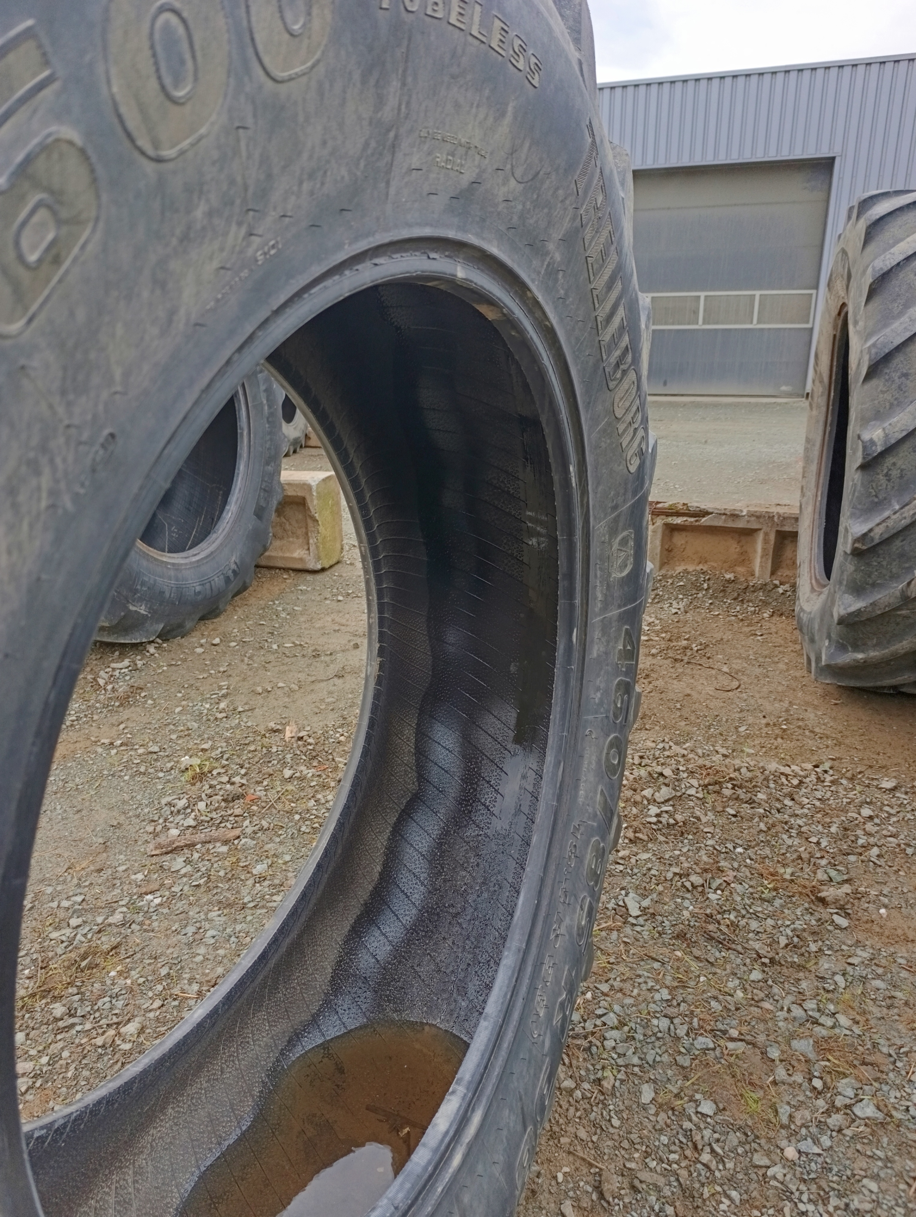 PNEU OCCASION TRELLEBORG 460/85/38