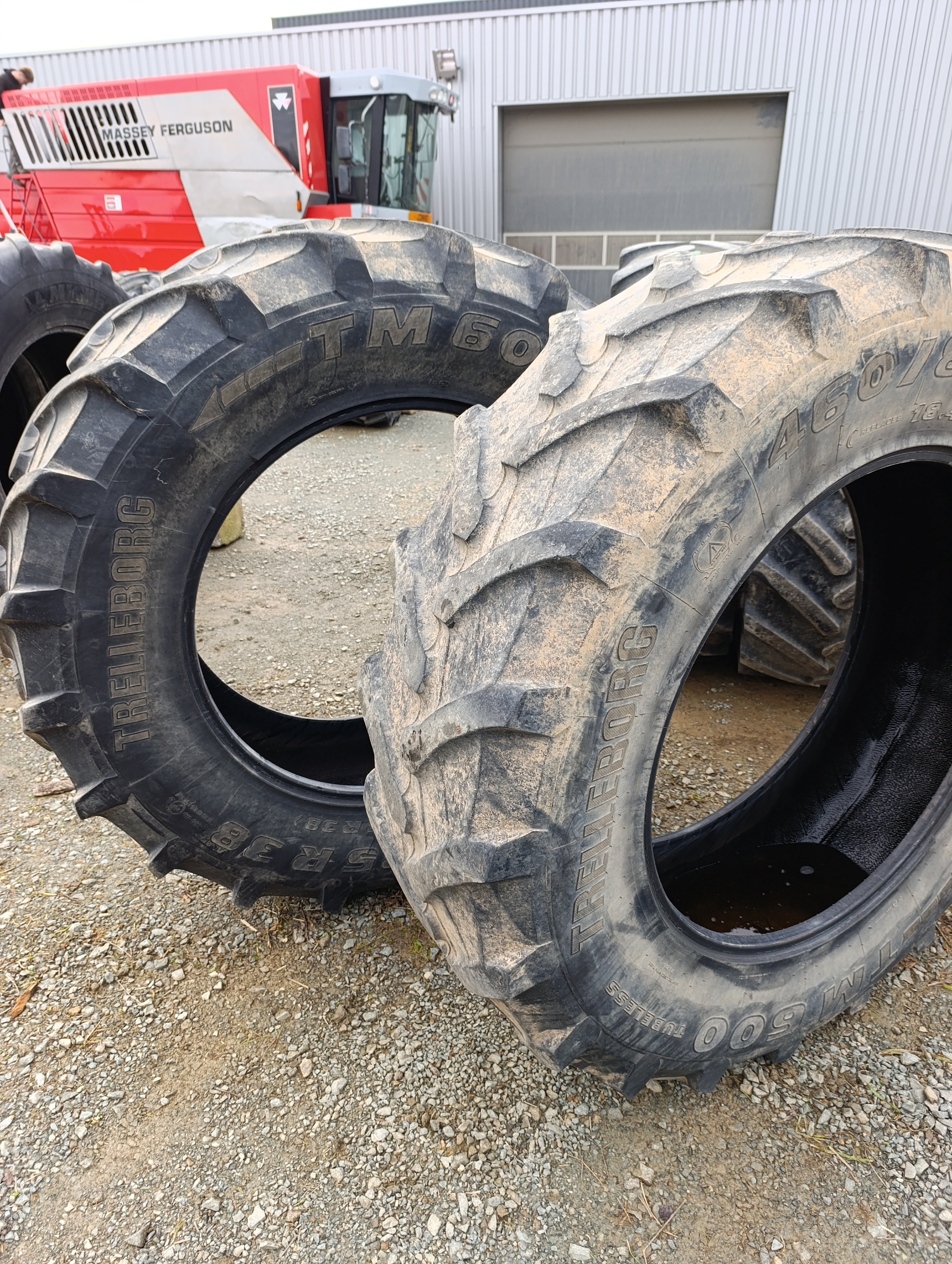 PNEU OCCASION TRELLEBORG 460/85/38